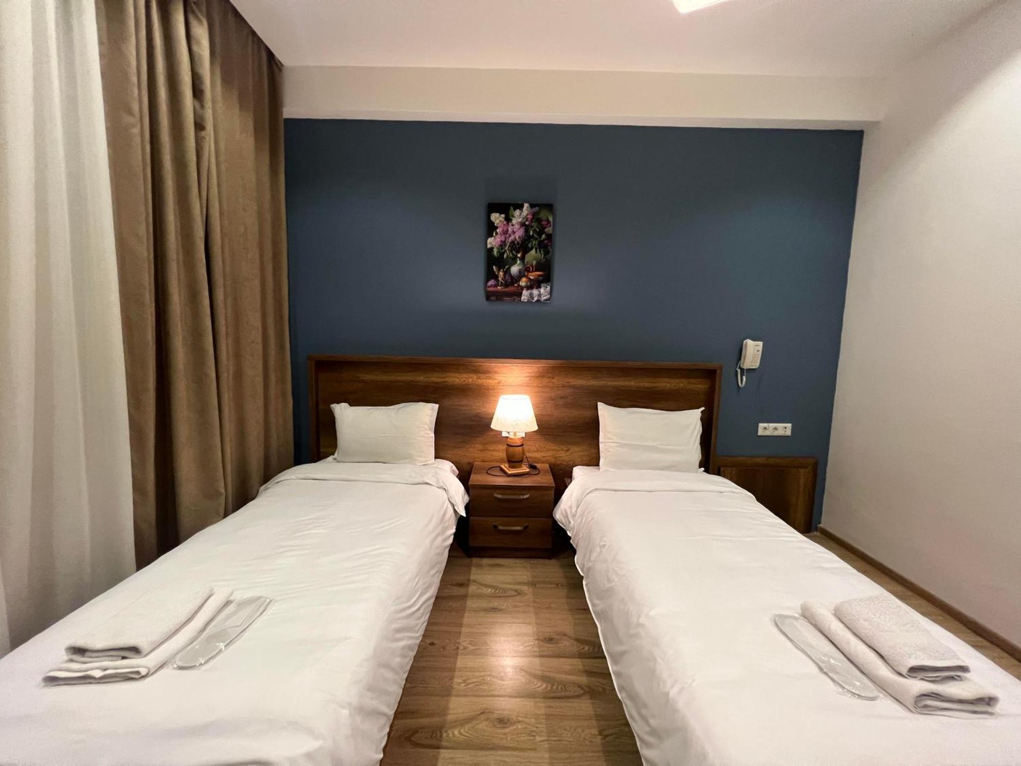 Hotel King Tom Тбилиси Екстериор снимка