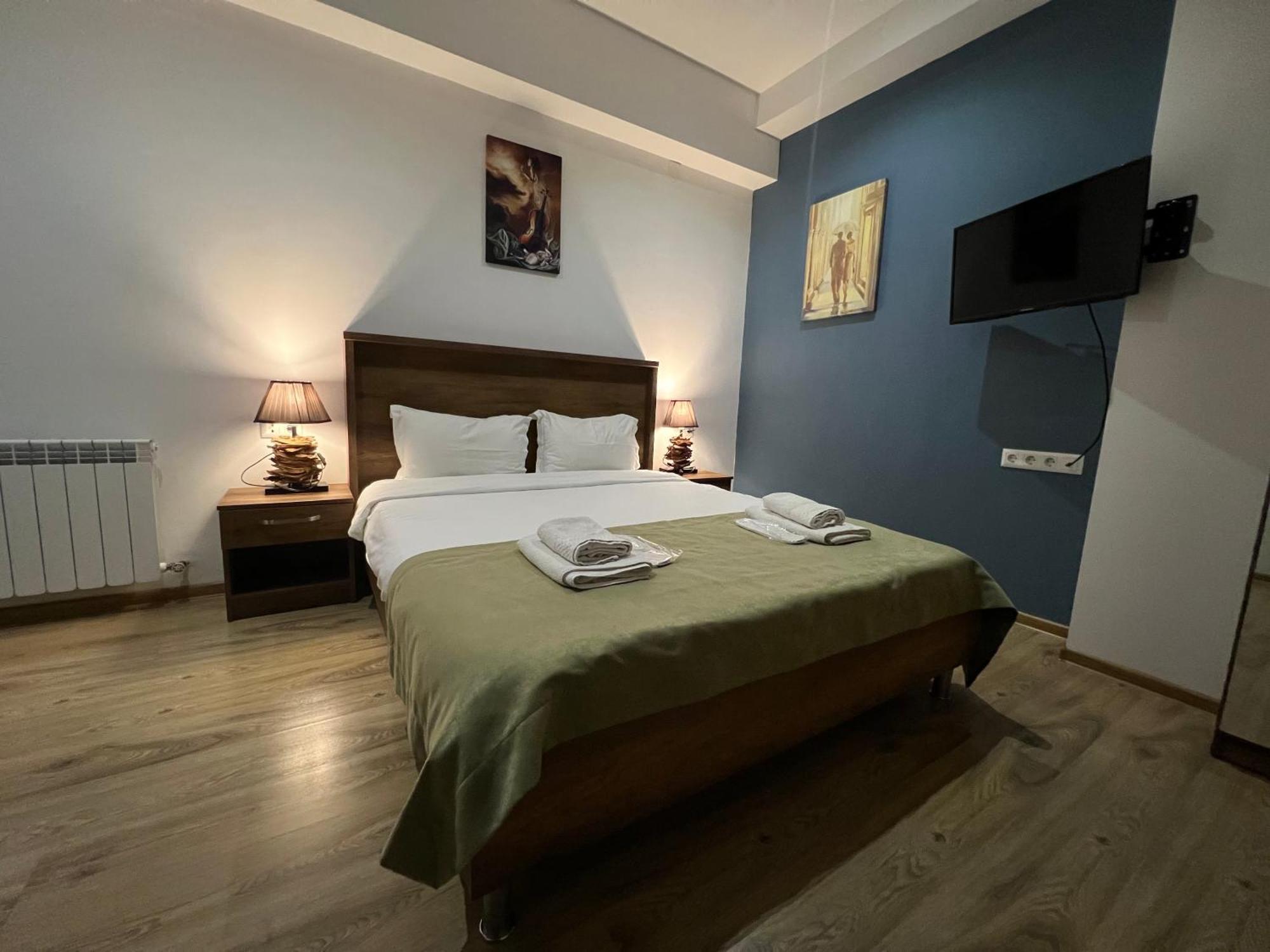 Hotel King Tom Тбилиси Екстериор снимка
