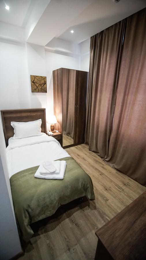 Hotel King Tom Тбилиси Екстериор снимка