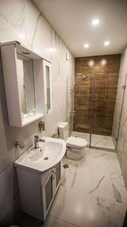 Hotel King Tom Тбилиси Екстериор снимка