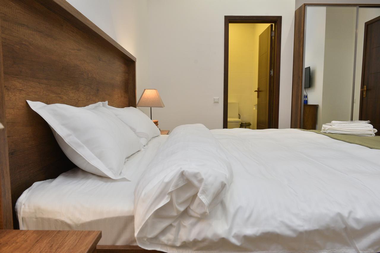Hotel King Tom Тбилиси Екстериор снимка