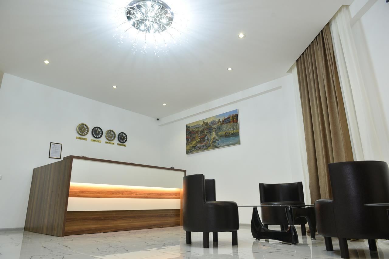 Hotel King Tom Тбилиси Екстериор снимка