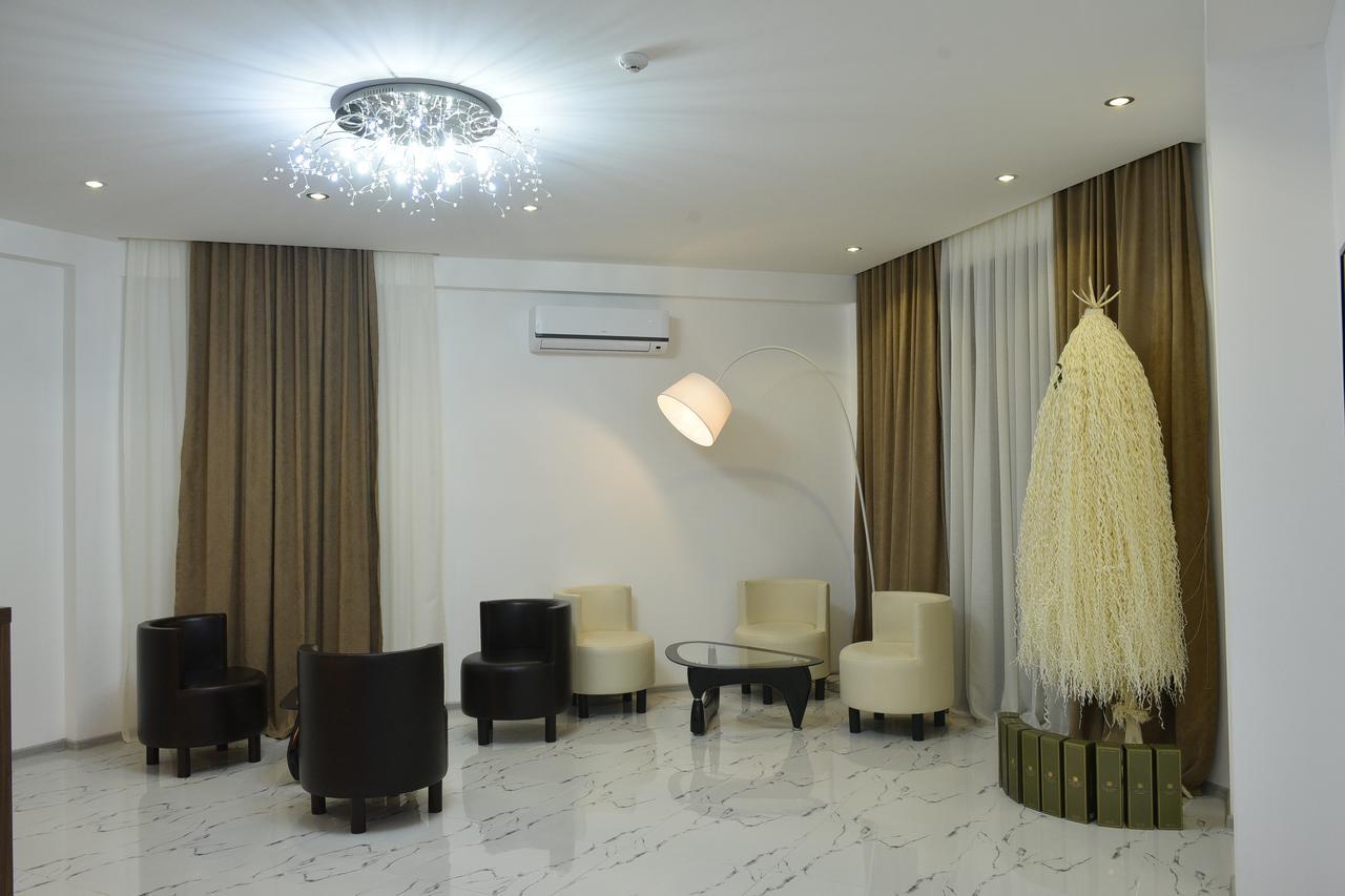 Hotel King Tom Тбилиси Екстериор снимка