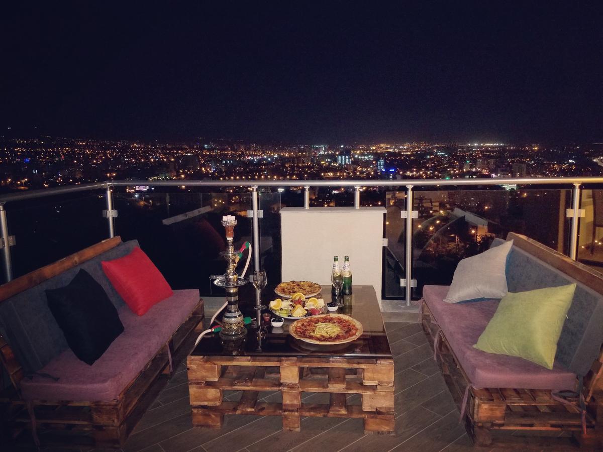 Hotel King Tom Тбилиси Екстериор снимка