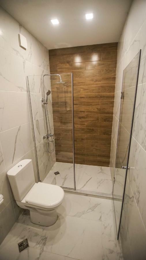 Hotel King Tom Тбилиси Екстериор снимка